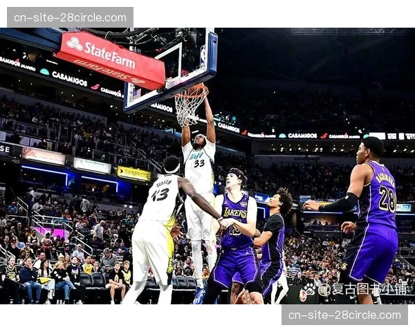 里夫斯26分7篮板5助攻稳定输出 湖人第三得分点持续发力 里夫斯26分7篮板5助攻稳定输出 湖人第三得分点持续发力